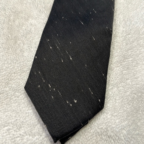New men’s necktie - Picture 1 of 3